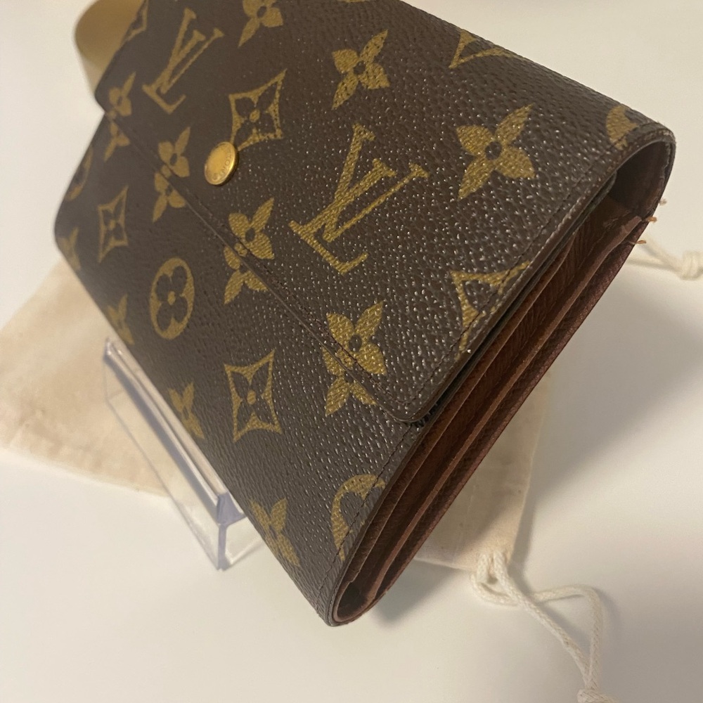 Louis Vuitton Monogram Canvas Brown and Gold Wallet - Picture 4 of 17